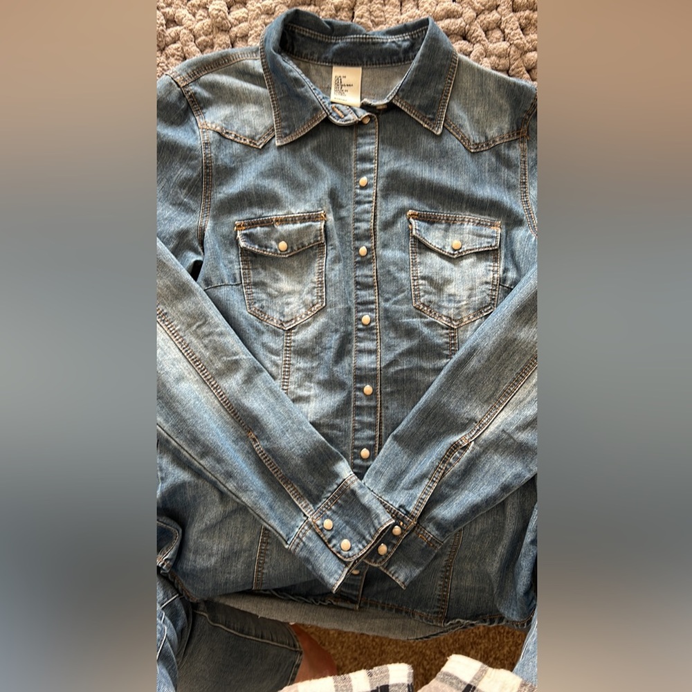 Western style Pearl button down denim top